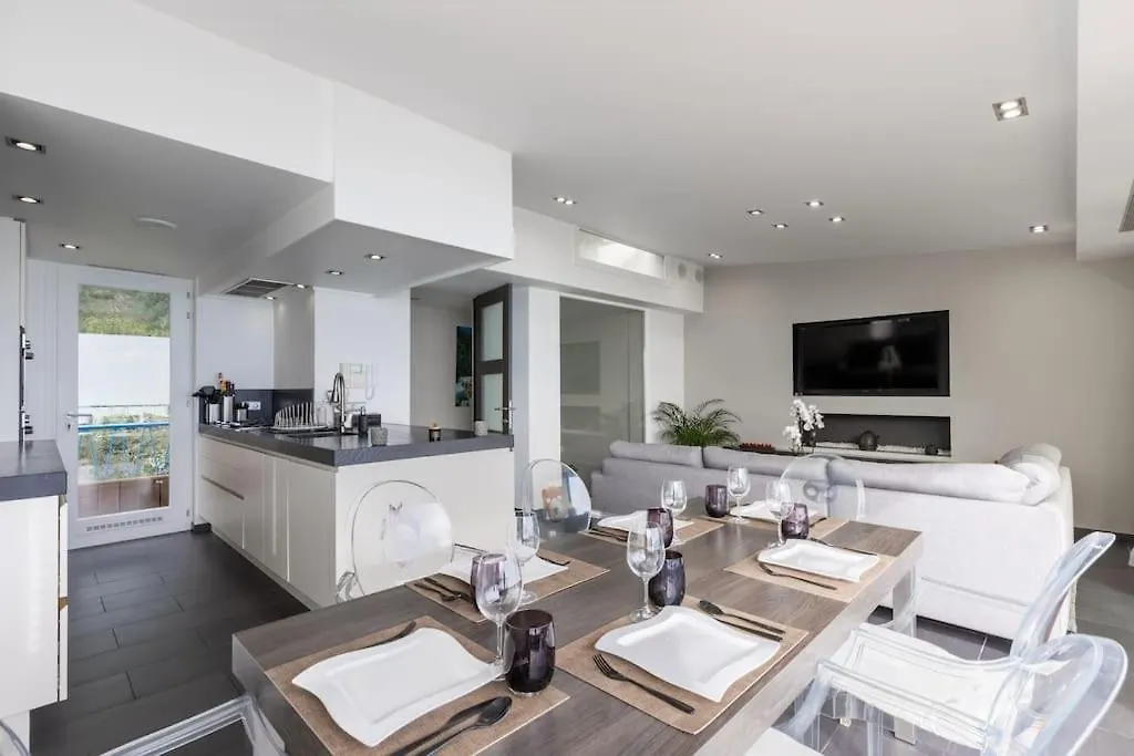 아파트 3 Bedrooms Duplex Penthouse - Monaco Border 2Min Walking Distance 로퀴에브륀캡마르탱