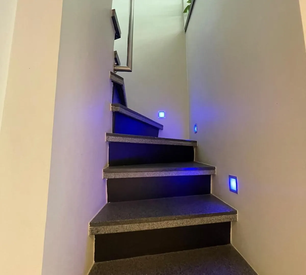 3 Bedrooms Duplex Penthouse - Monaco Border 2Min Walking Distance 로퀴에브륀캡마르탱 아파트