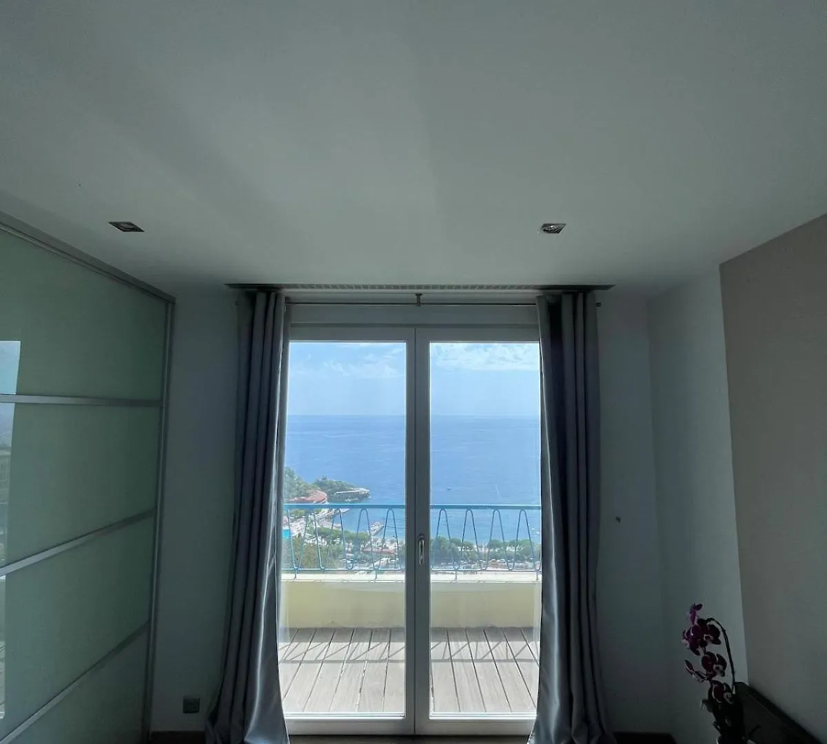 3 Bedrooms Duplex Penthouse - Monaco Border 2Min Walking Distance 로퀴에브륀캡마르탱 아파트