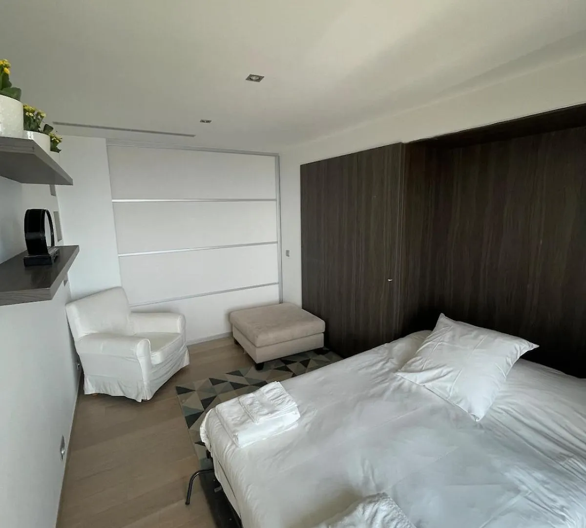 아파트 3 Bedrooms Duplex Penthouse - Monaco Border 2Min Walking Distance 로퀴에브륀캡마르탱