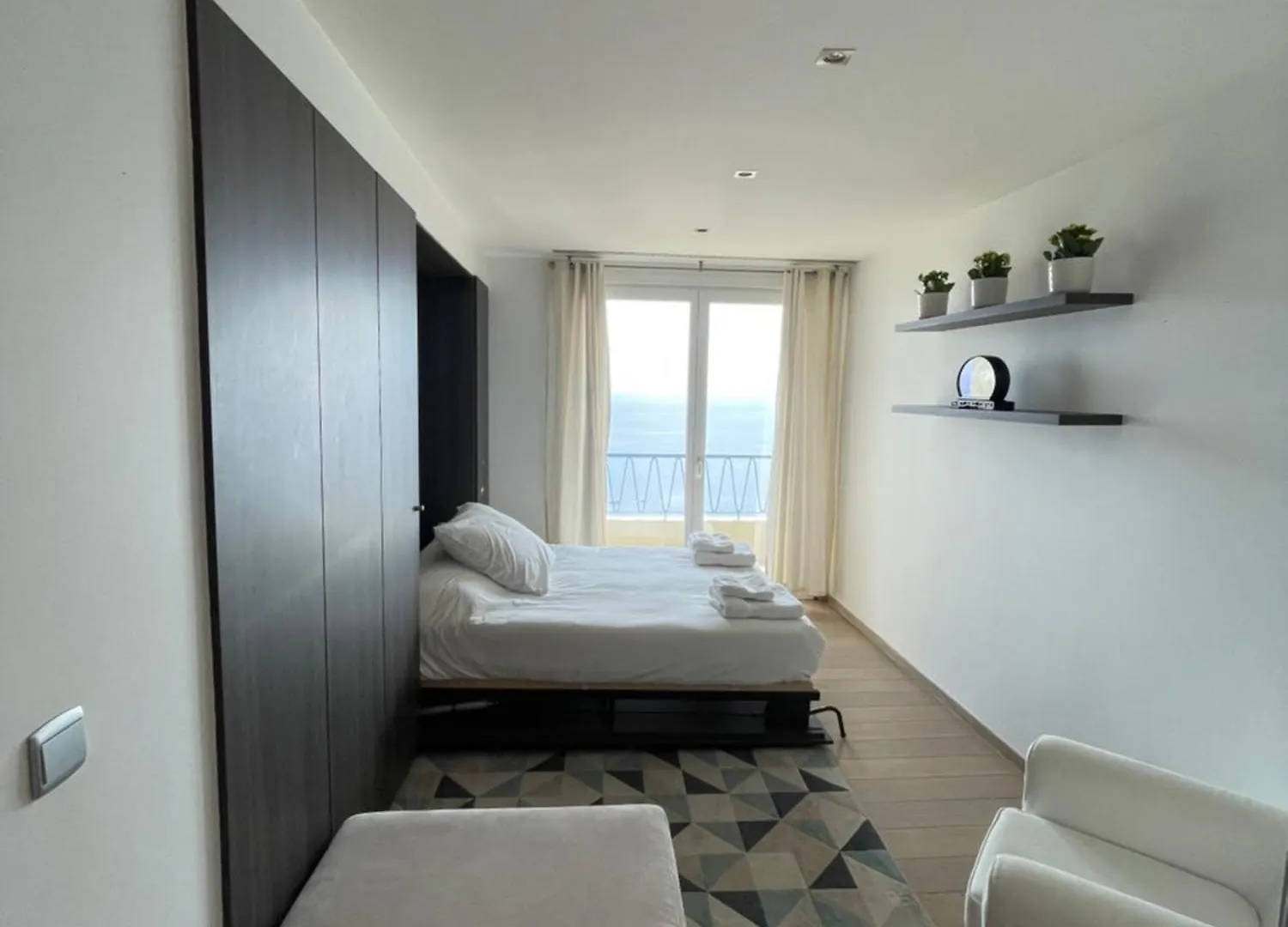 아파트 3 Bedrooms Duplex Penthouse - Monaco Border 2Min Walking Distance 로퀴에브륀캡마르탱