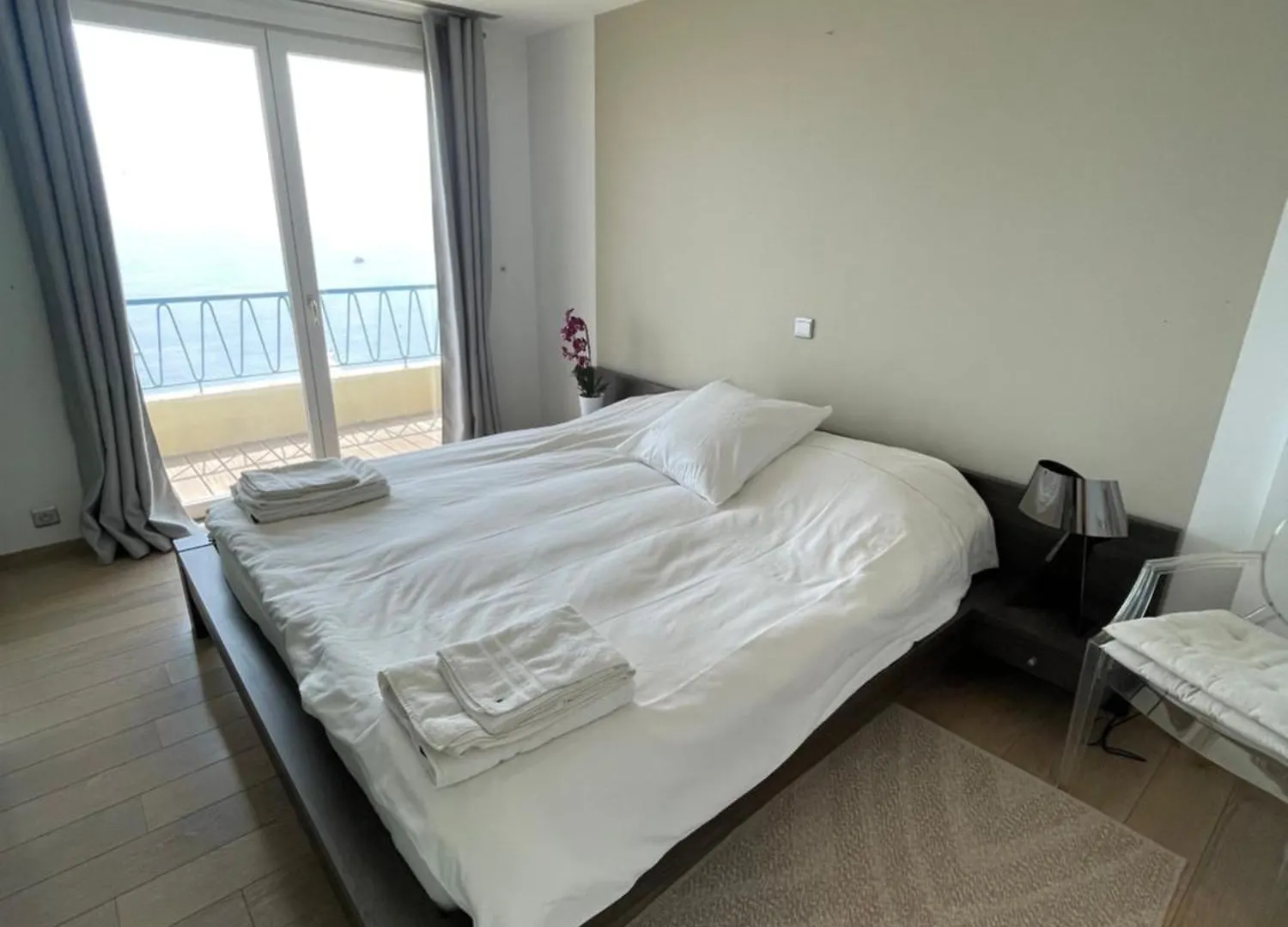 아파트 3 Bedrooms Duplex Penthouse - Monaco Border 2Min Walking Distance 로퀴에브륀캡마르탱