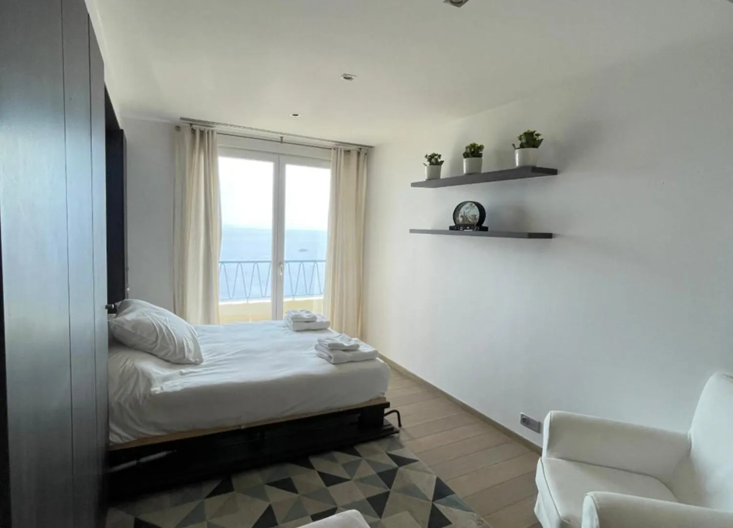 아파트 3 Bedrooms Duplex Penthouse - Monaco Border 2Min Walking Distance 로퀴에브륀캡마르탱